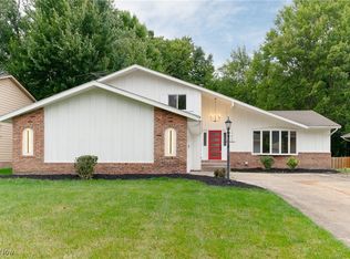 13407 Mohawk Trl, Middleburg Heights, OH 44130