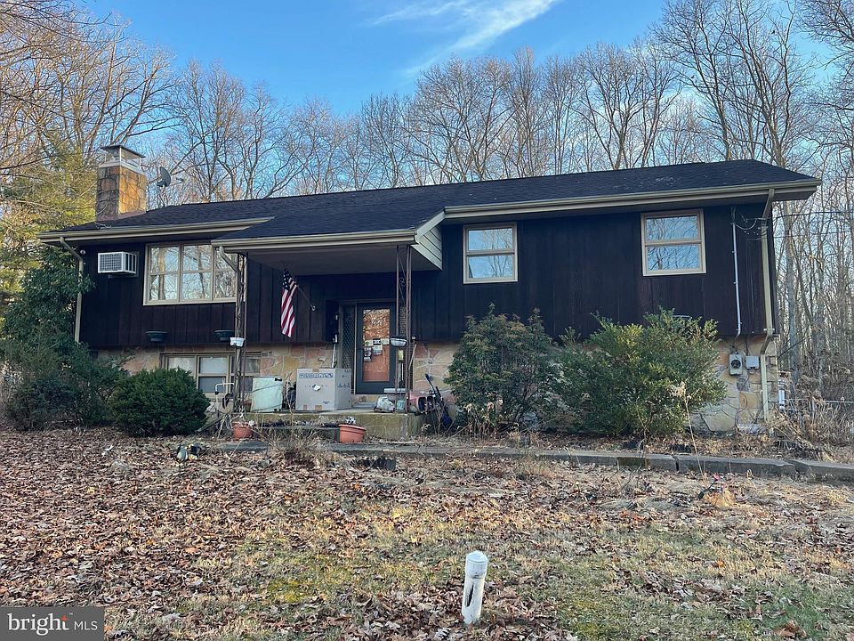 1st image of 22 Oak St