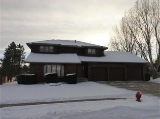 111 Juniper Dr, Bismarck, ND 58503