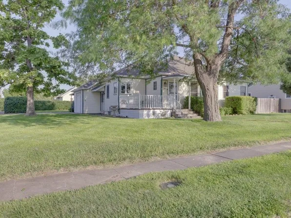 303 W 3rd St, Trenton, NE 69044
