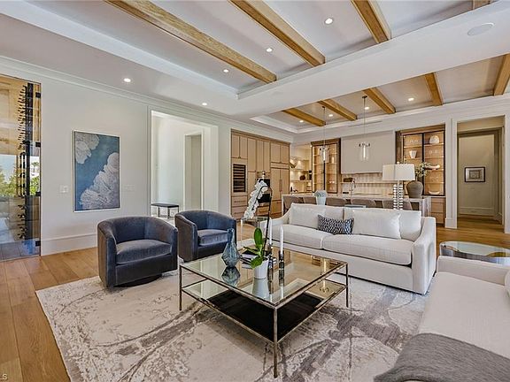5th image of 529 Neapolitan WAY