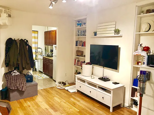 Rented by Compass | media 18