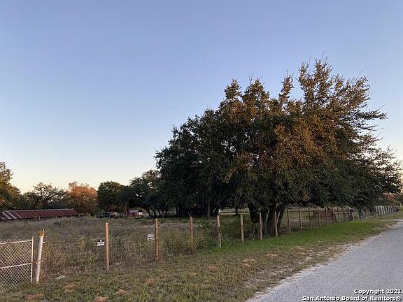 2nd image of 583 Enchanted Dr