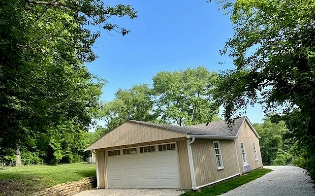1216 Wilson Ave — Photo 2