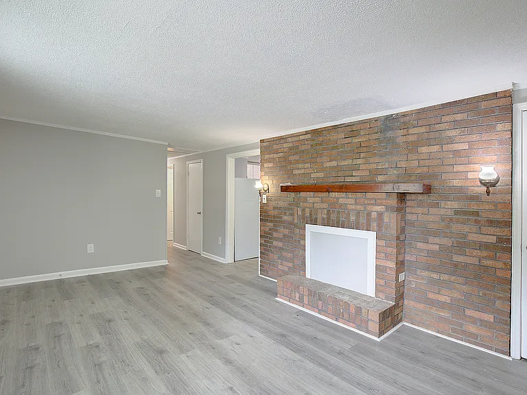 21 Robshire Manor Rd — Photo 8