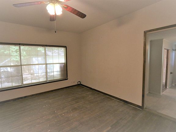 5th image of 311 W Trout St