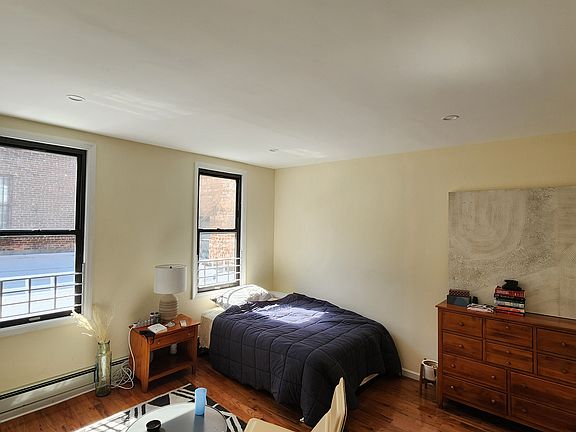 2nd image of 14 E 1st St Suite 1