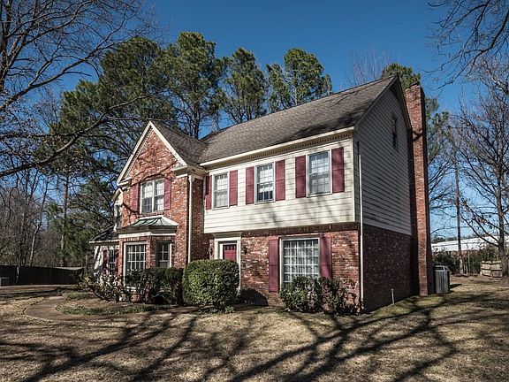 3rd image of 2118 Hundred Oaks Cv