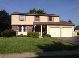 3839 Farmbrook Dr, Sylvania, OH 43560