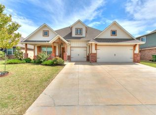 1924 Hobo St, Yukon, OK 73099