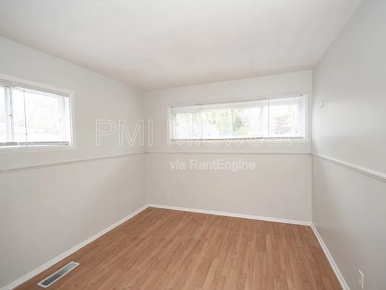 4610 Karen Dr — Photo 24