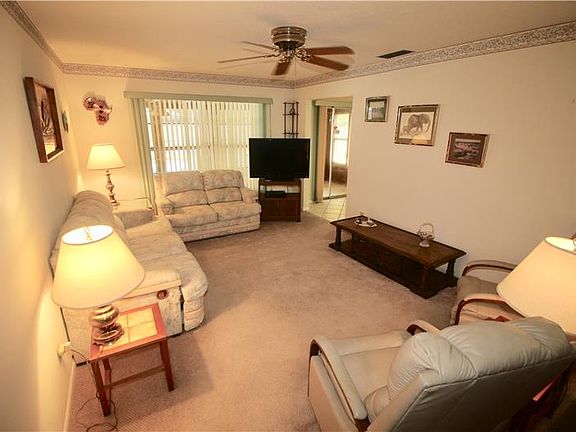 3rd image of 5148 Lake Miriam Cir