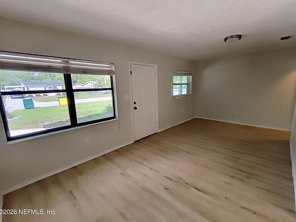 4th image of 3437 Brockway Rd
