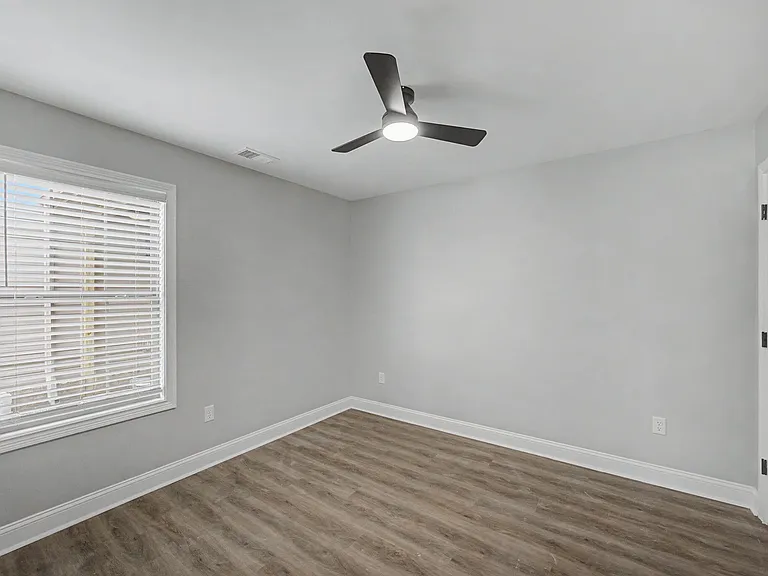 209 Harvest Park Dr — Photo 10