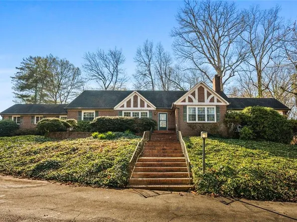 351 N Woodland Dr SW, Marietta, GA 30064