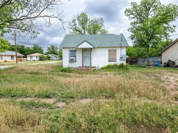 806 Bustin St, Brady, TX 76825