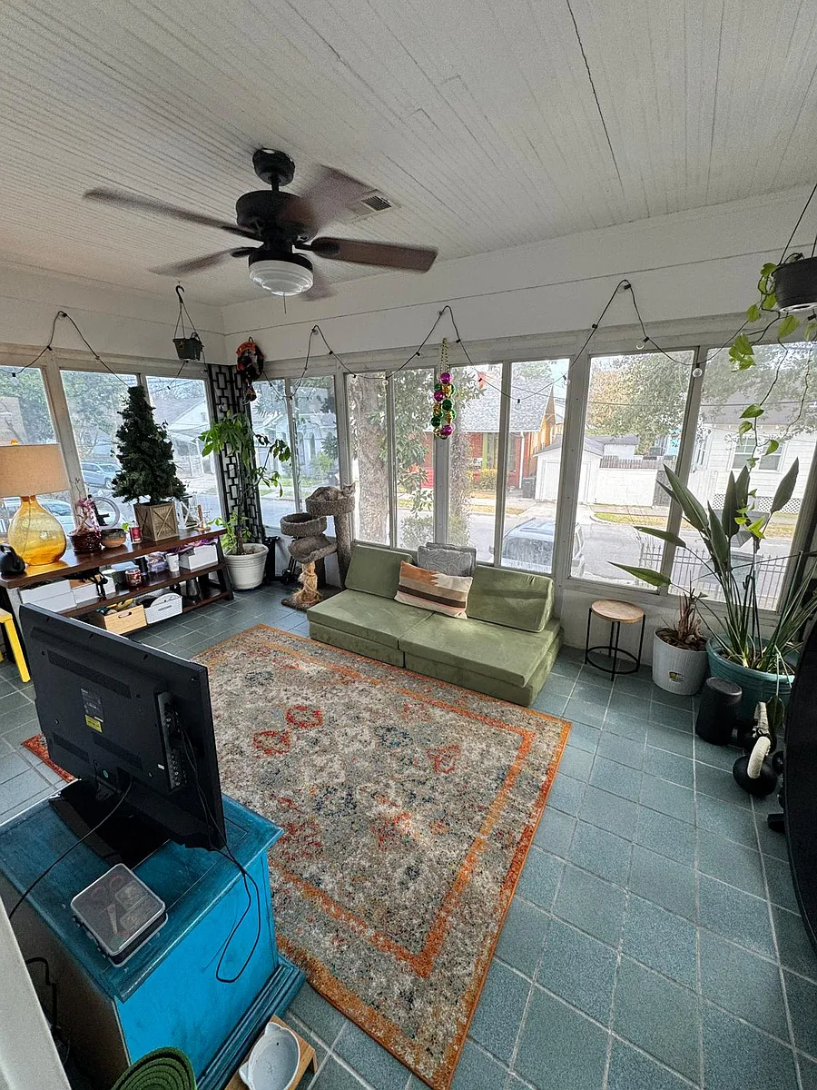 Sun room - 2014 Lowerline St