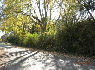 11889 Smith St, Gentry, AR 72734