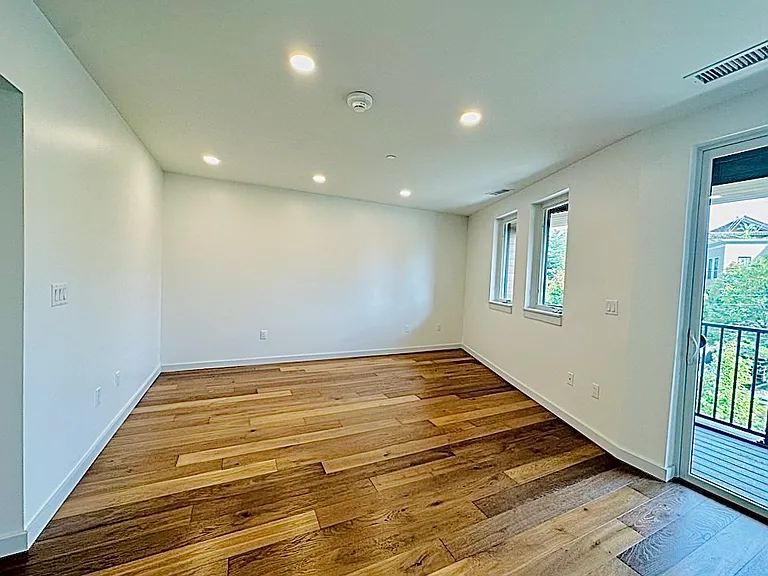 97 Elmwood St #202 — Photo 9