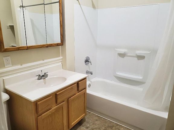 5th image of 3734 Dina Ave