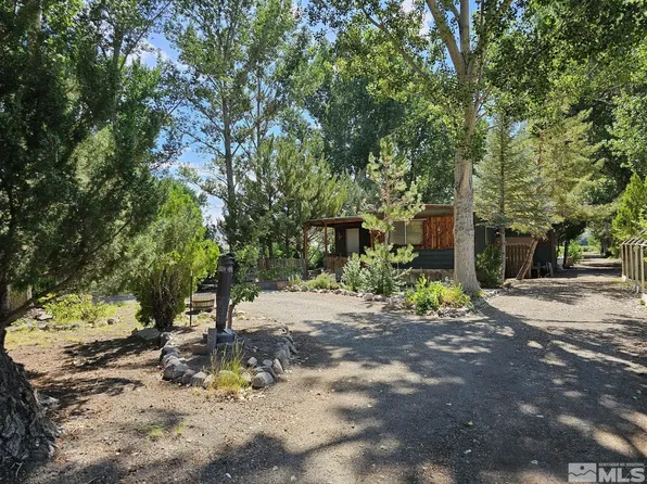 13 & 15 Pinto Dr, Yerington, NV 89447