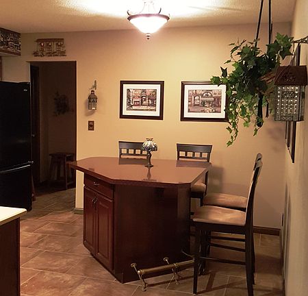 3rd image of 211 S Dale Dr