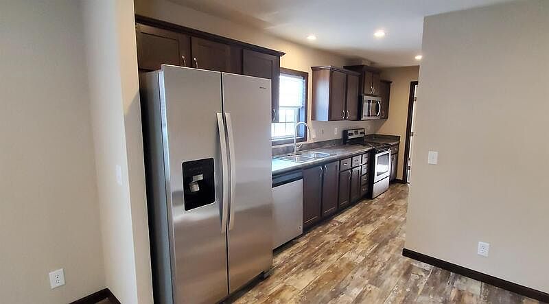 1st image of 15 Grand Ave N