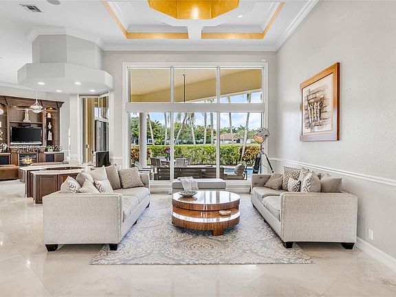 5th image of 2477 Poinciana Dr