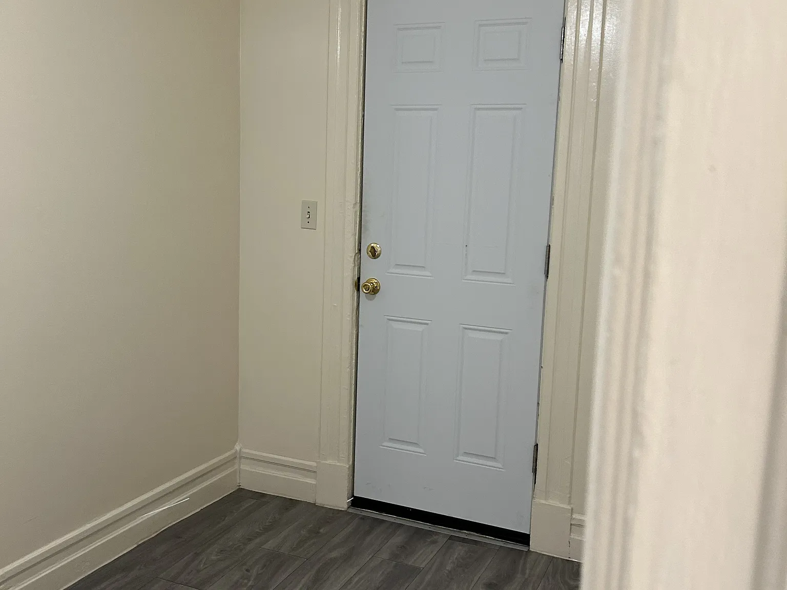Studio, $650 — Photo 3