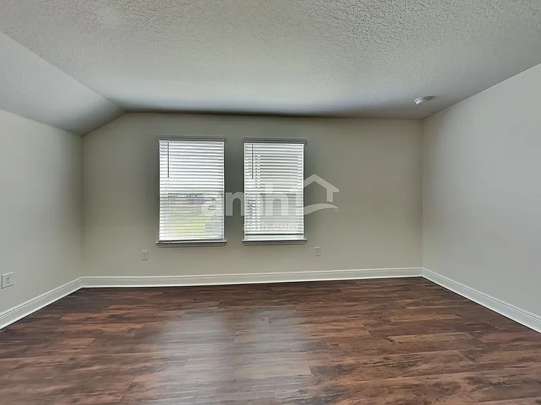 14511 Cedar Mill Dr — Photo 8