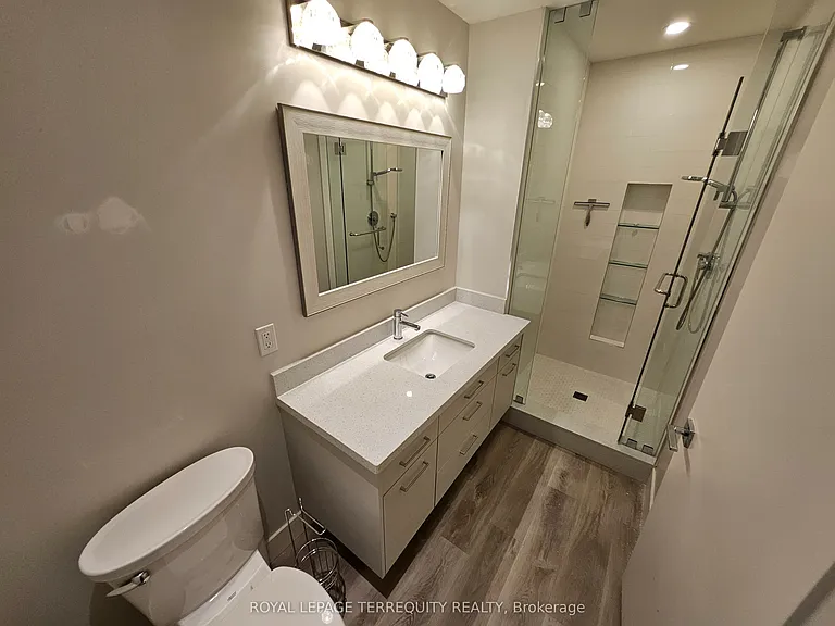 2067 Obeck Cres — Photo 18