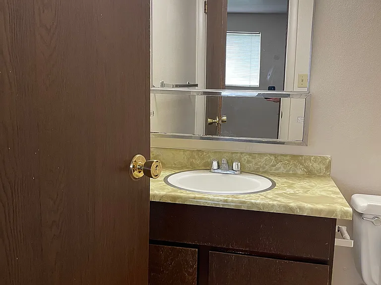 616 N Main St — Photo 9