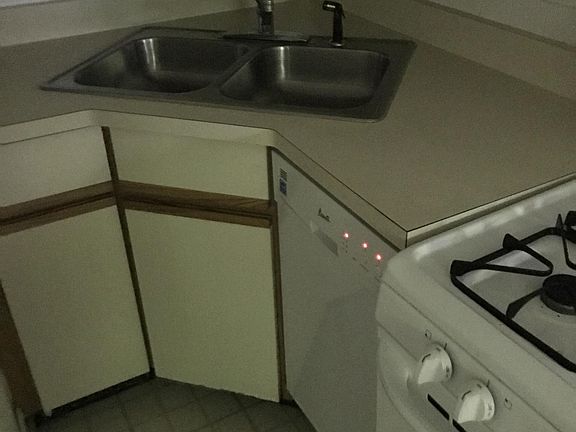 3rd image of 3242 N Lakewood Ave