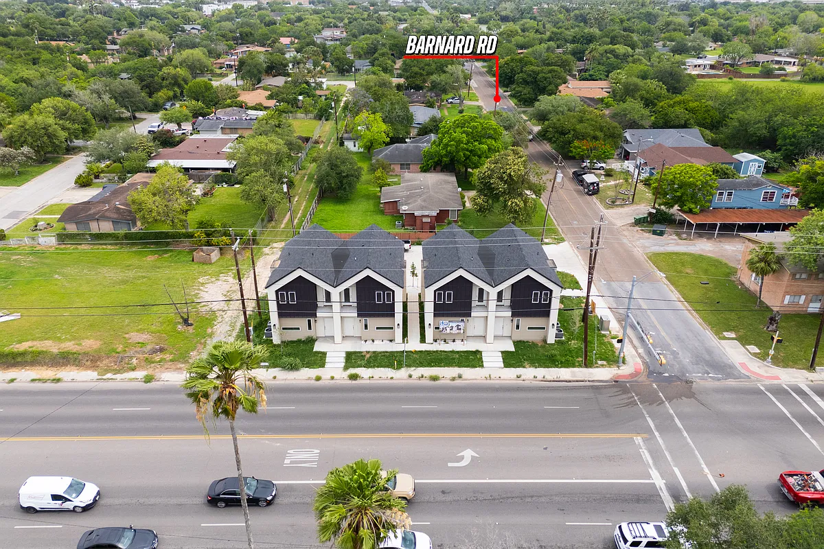 Building Photo - 1305 Barnard Rd #4