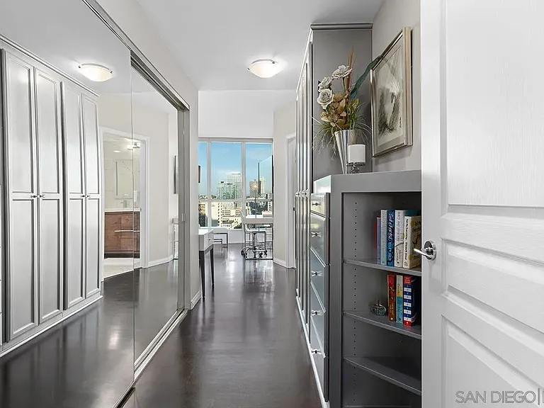 555 Front 1501 #1501 — Photo 28
