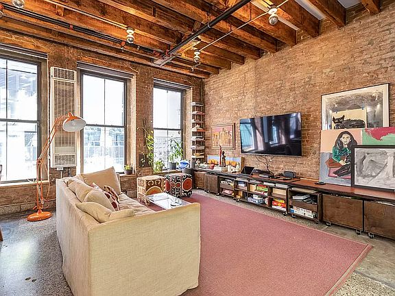 3rd image of 138 Fulton St #2