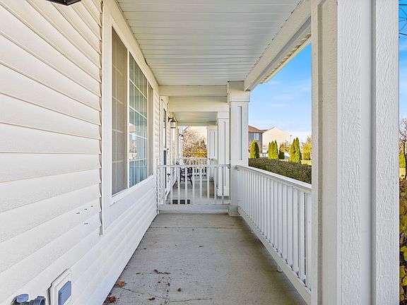 3rd image of 39644 N Warren Ln