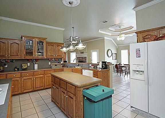 5th image of 760 Lake Vista Ln