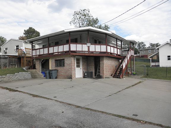 2nd image of 272 Nichols Dr #2