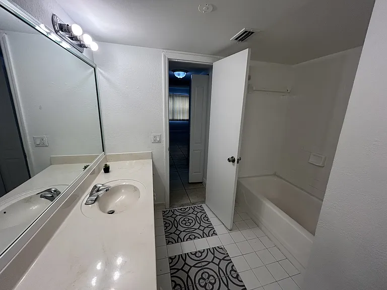 4205 N University Dr #112-1 — Photo 13