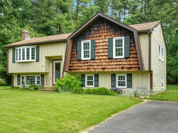 24 Lexington Ln, Millis, MA 02054