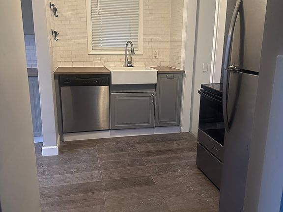 5th image of 2814 Grindley Park St
