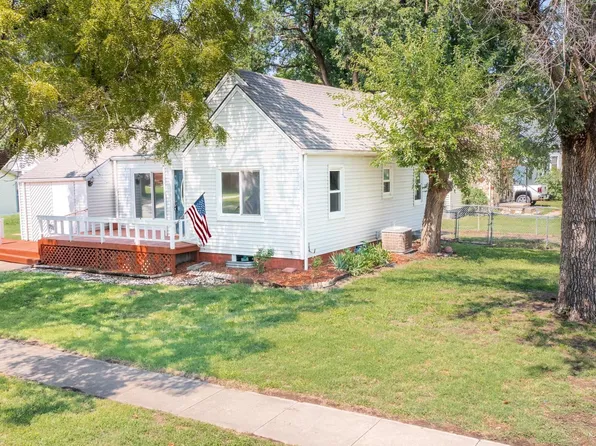 720 E 4th St, Newton, KS 67114