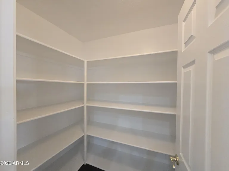 634 W Silver Creek Rd — Photo 11