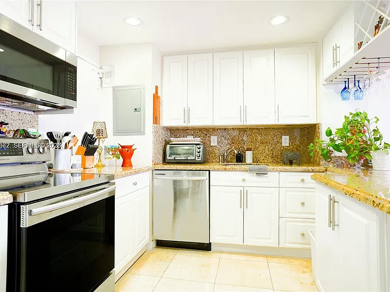 11111 Biscayne Blvd #20E — Photo 22