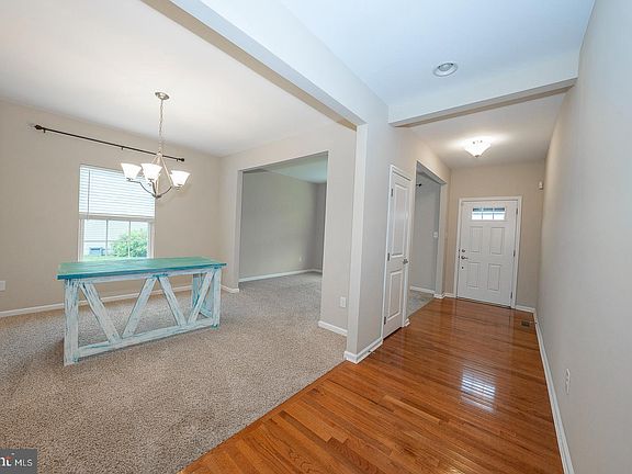 5th image of 143 Dague Farm Dr