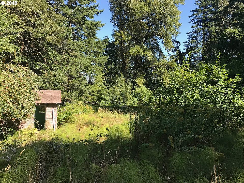 2nd image of 325 SW Ryan Allen Rd