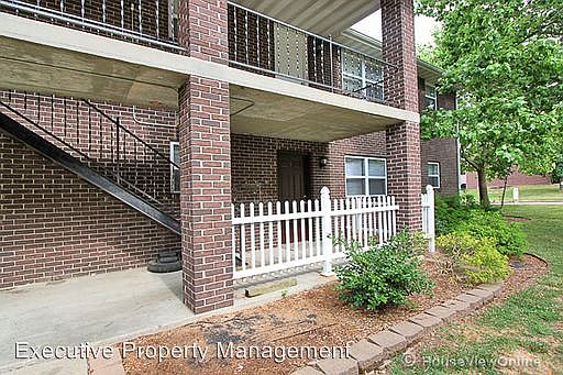 3rd image of 2830 Whitener St