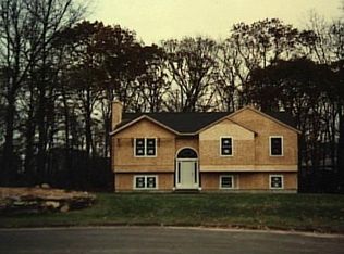 4 Maple Ln, Monroe, CT 06468