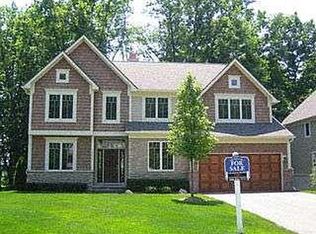 7013 Peninsula Ct, Clarkston, MI 48346